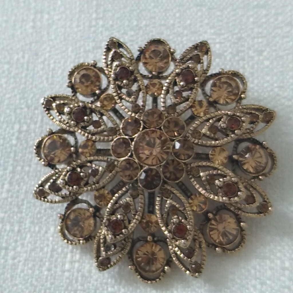 Gold Tone Brown Rhinestones Liz Claiborne 30$